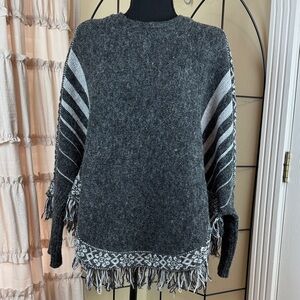 Ya Los Angeles Charcoal Gray Fringe Sweater Poncho Size Small